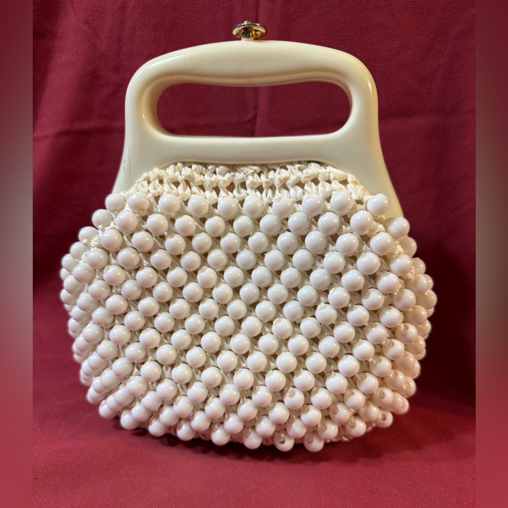 Vintage 1960s White Beaded Crochet Handbag with Plastic Handles